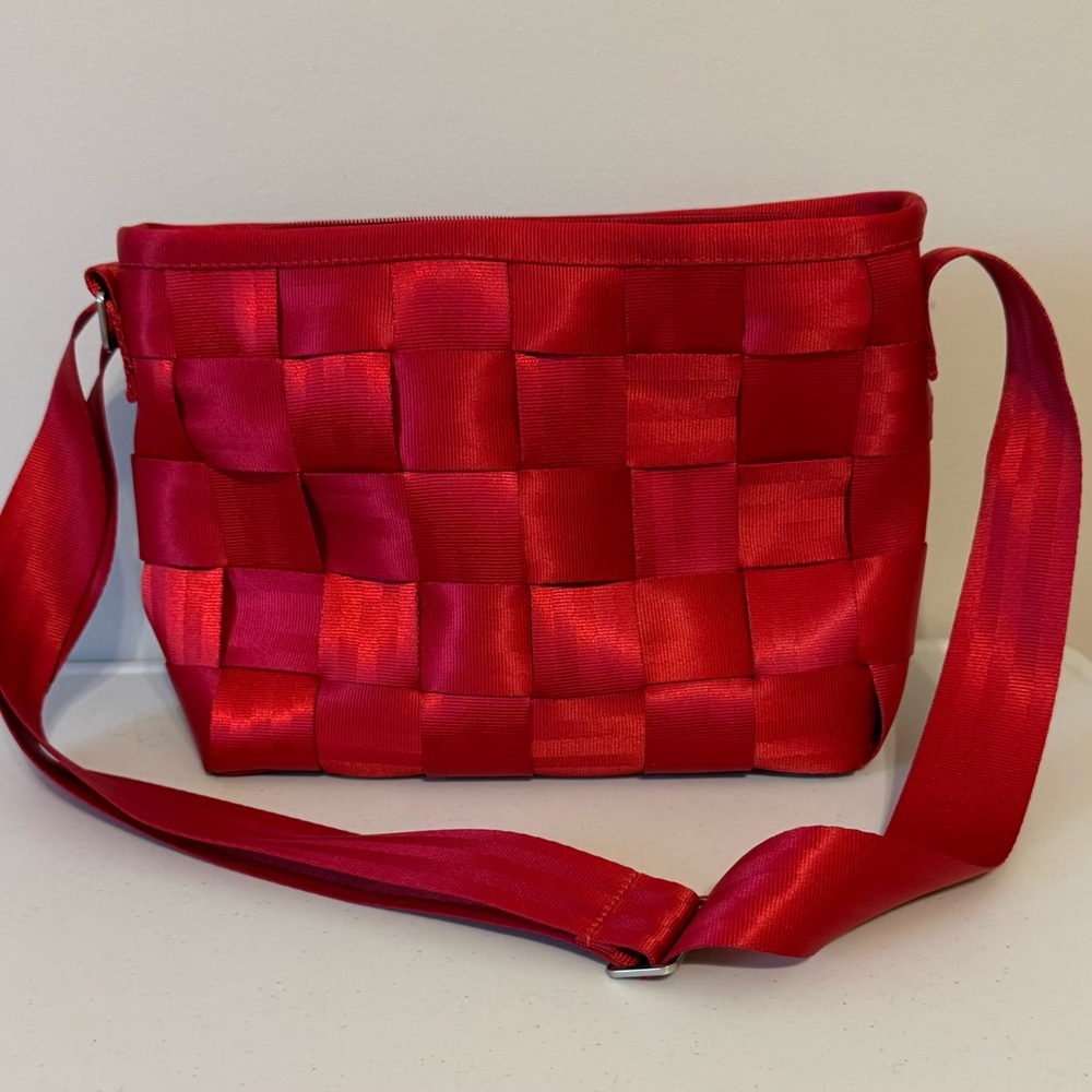 Harveys  in red